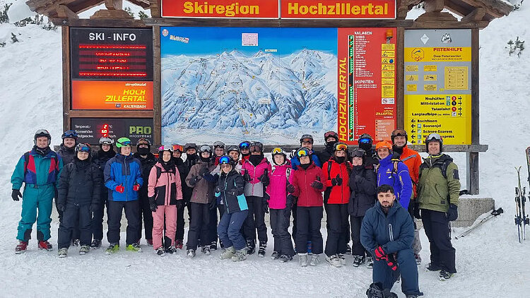 Gruppenfoto Skischulwoche  2023